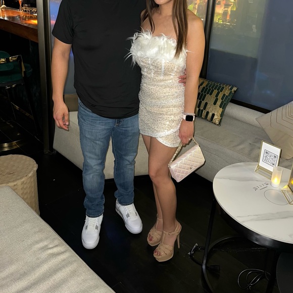 NYE OUTFIT Faux fur sequin short party dress - Picture 1 of 3